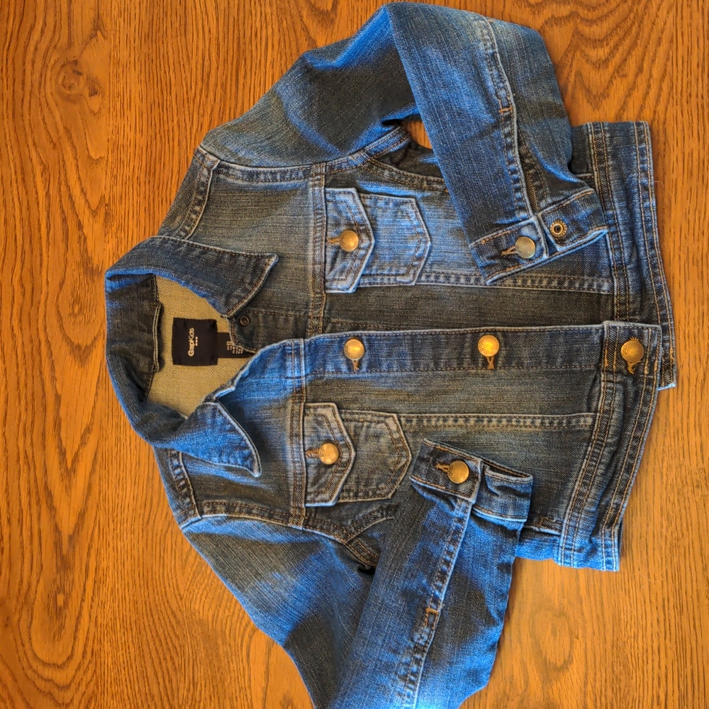 Gap kids girl jean jacket size XS (4-5)